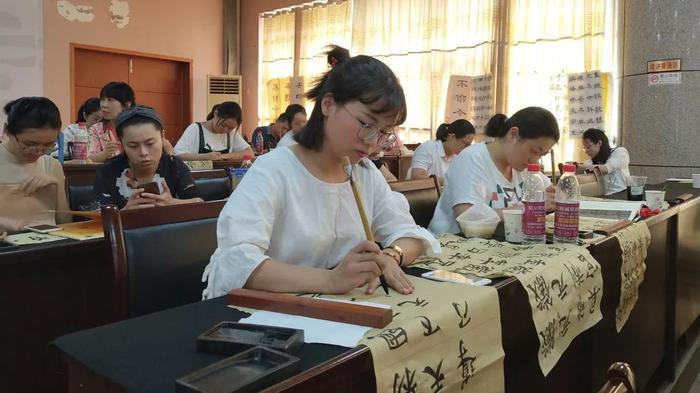 良好开端，再接再厉——黄陂区教师书法培训班将继续开课